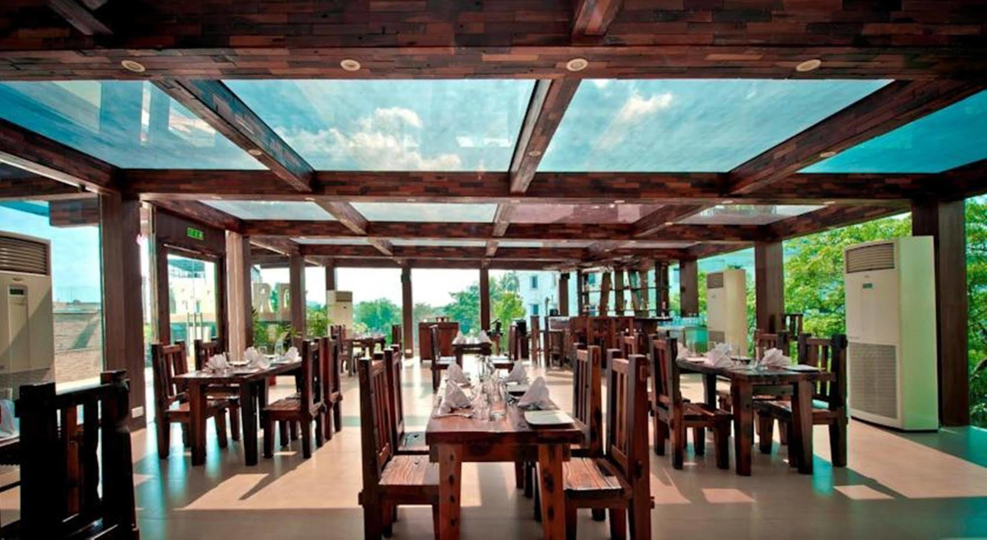 Ramada By Wyndham Chennai Egmore Ченнаї Екстер'єр фото